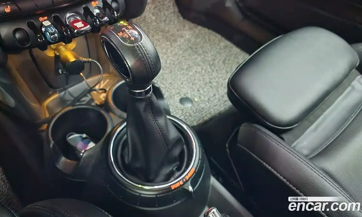 Mini Cooper 2014 1.5 Автомат в Москве № 207041, фото 15