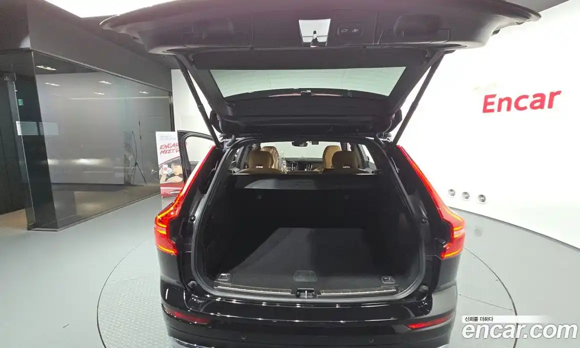 Volvo XC60 2022 2.0 Автомат в Москве № 212850, фото 16