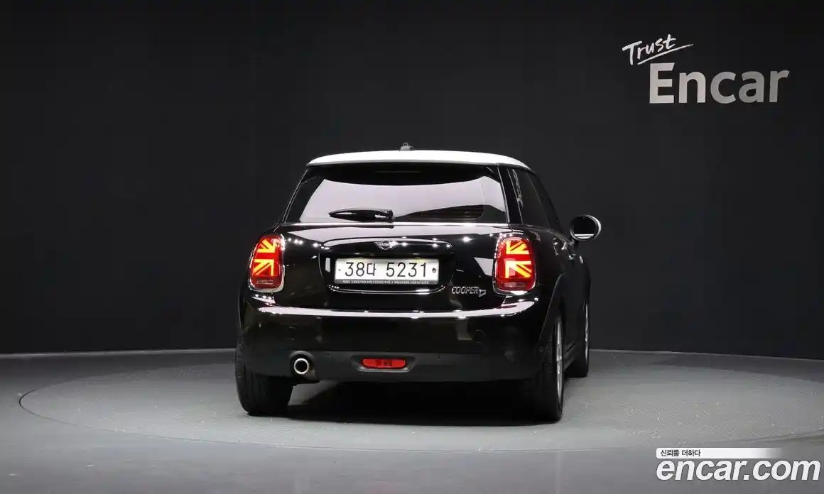 Mini Cooper 2019 1.5 Автомат в Москве № 214320, фото 11
