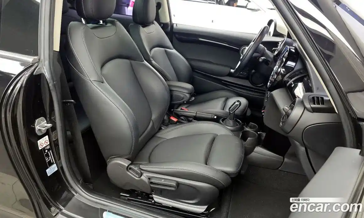 Mini Cooper 2019 1.5 Автомат в Москве № 214320, фото 12