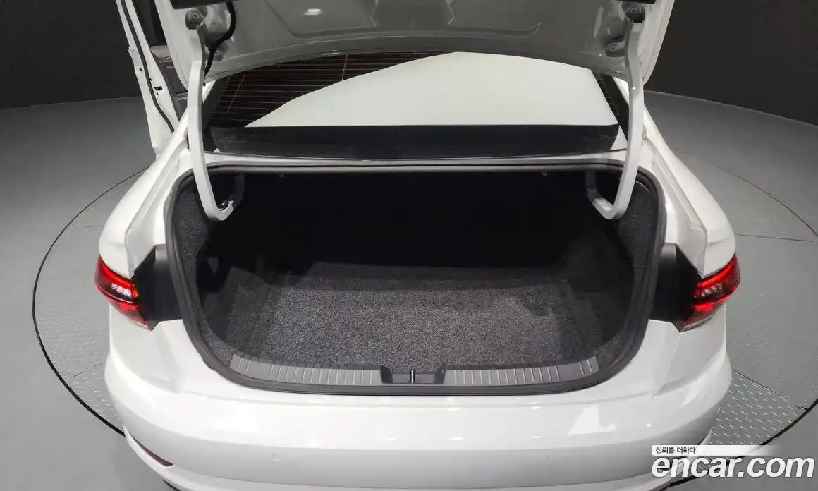 Volkswagen Jetta 2020 1.4 Автомат в Москве № 214979, фото 3