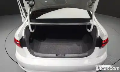 Volkswagen Jetta 2020 1.4 Автомат в Москве № 214979, миниатюра 3