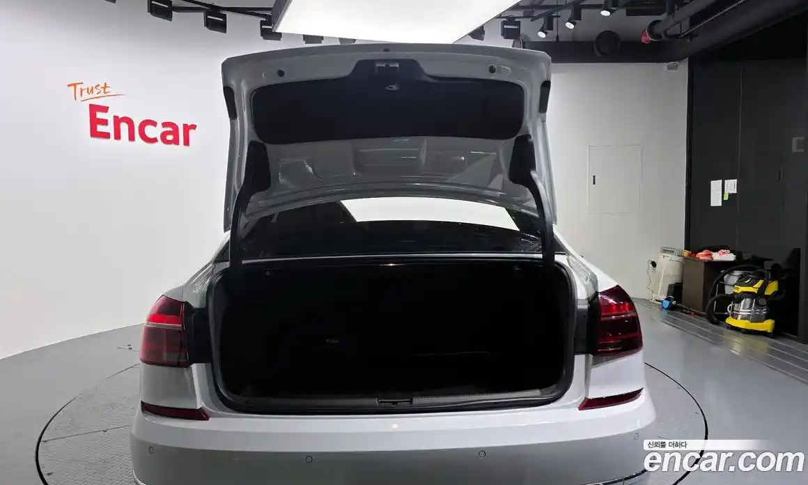 Volkswagen Passat 2018 2.0 Автомат в Москве № 215338, фото 11