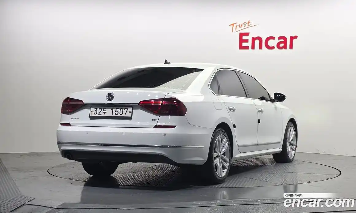 Volkswagen Passat 2018 2.0 Автомат в Москве № 215338, фото 12