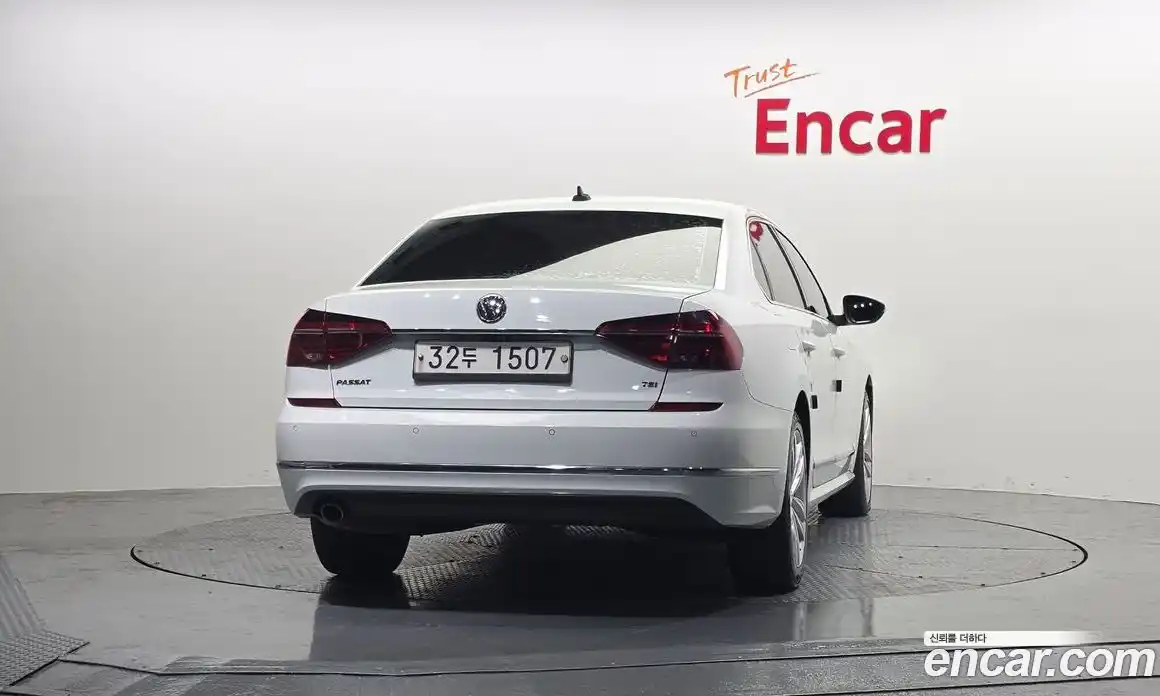 Volkswagen Passat 2018 2.0 Автомат в Москве № 215338, фото 14