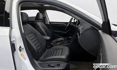 Volkswagen Passat 2018 2.0 Автомат в Москве № 215338, миниатюра 7