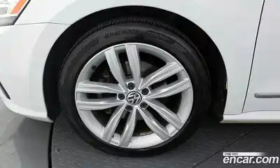 Volkswagen Passat 2018 2.0 Автомат в Москве № 215338, миниатюра 8
