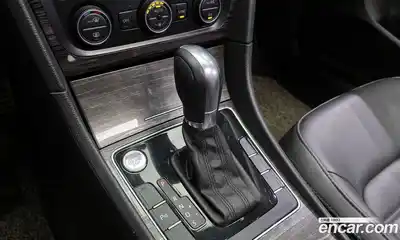 Volkswagen Passat 2018 2.0 Автомат в Москве № 215338, миниатюра 9