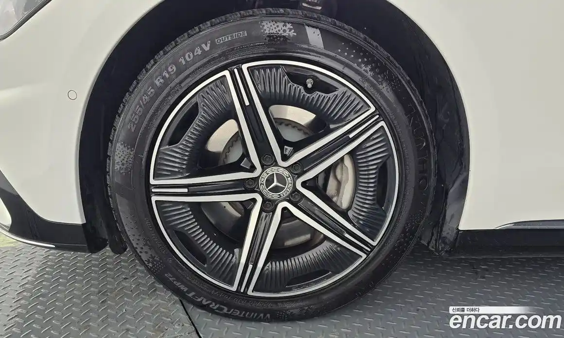 Mercedes-Benz EQE 2024 0.3 Автомат в Москве № 219418, фото 7