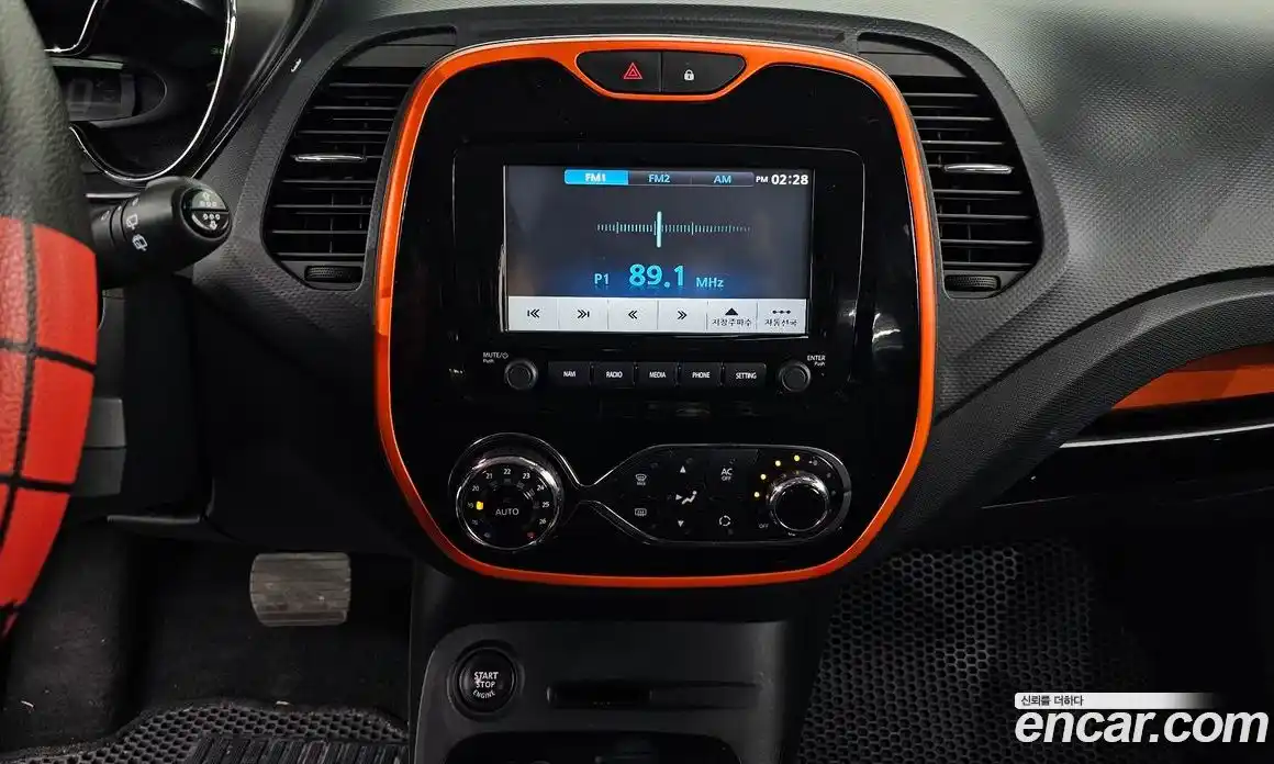 Renault QM3 2014 1.5 Автомат в Москве № 242697, фото 12