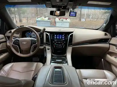 Cadillac Escalade 2018 6.2 в Москве № 256529, миниатюра 3