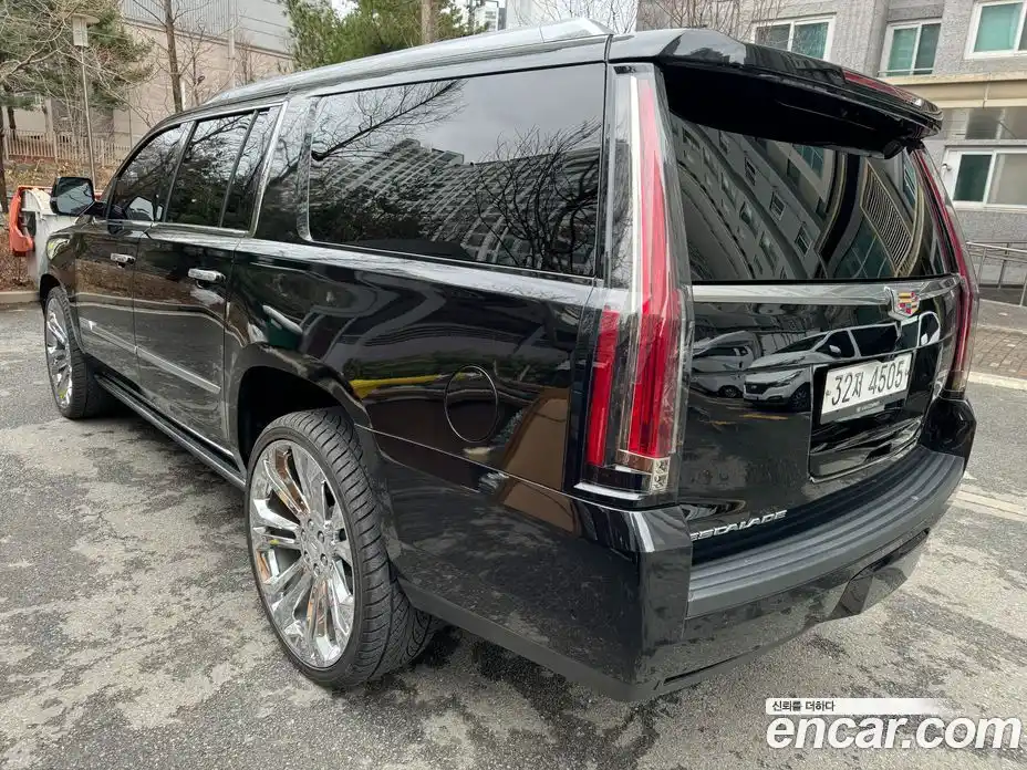 Cadillac Escalade 2018 6.2 в Москве № 256529, фото 4