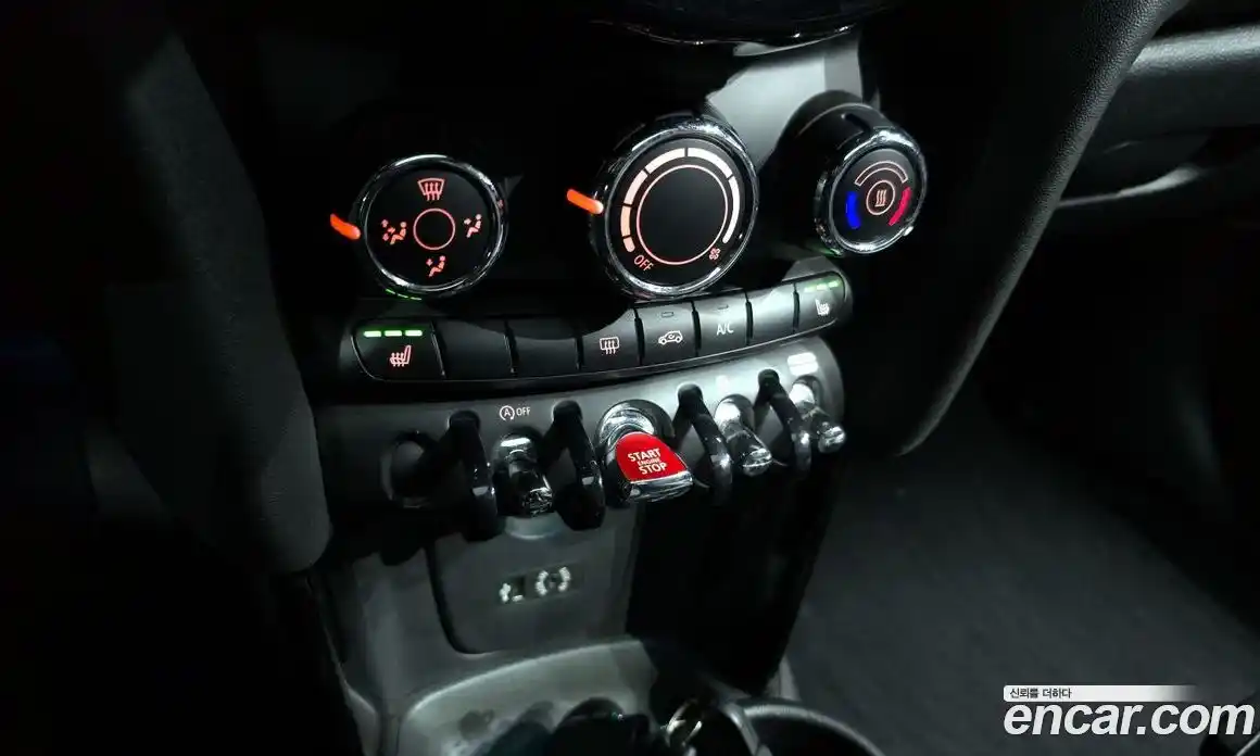 Mini Cooper 2018 1.5 Автомат в Москве № 273518, фото 16