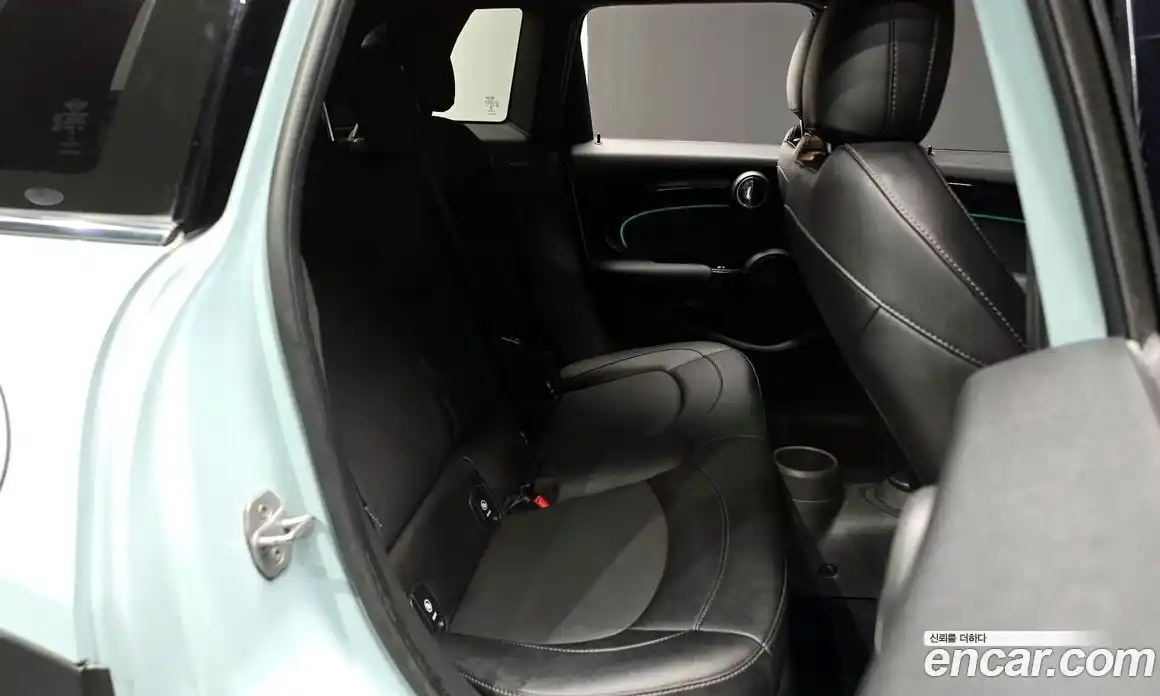 Mini Cooper 2018 1.5 Автомат в Москве № 273518, фото 17