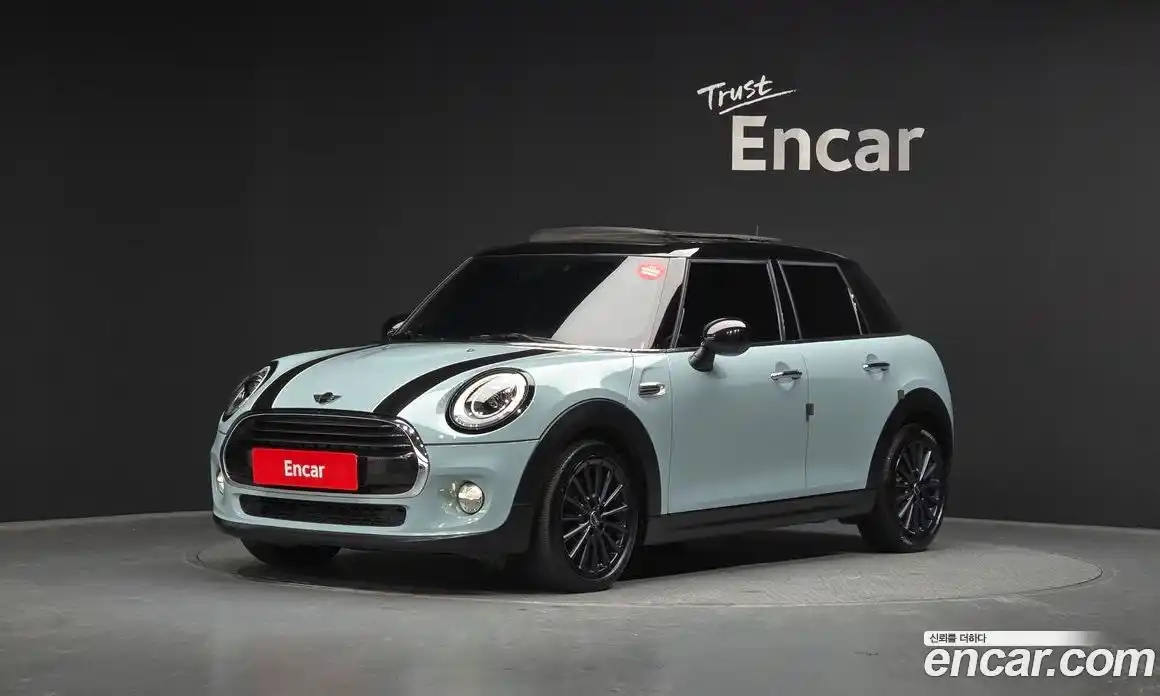 Mini Cooper 2018 1.5 Автомат в Москве № 273518, фото 2