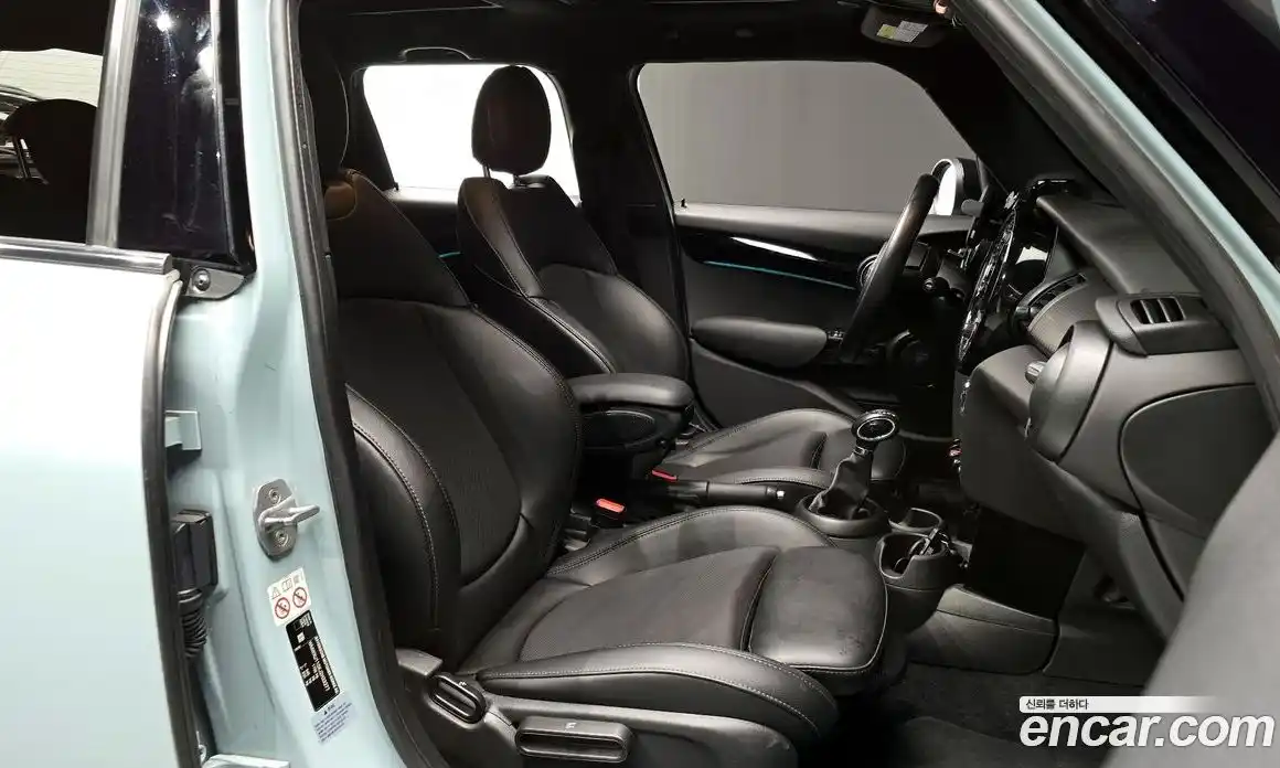 Mini Cooper 2018 1.5 Автомат в Москве № 273518, фото 8