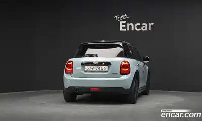 Mini Cooper 2018 1.5 Автомат в Москве № 273518, миниатюра 9