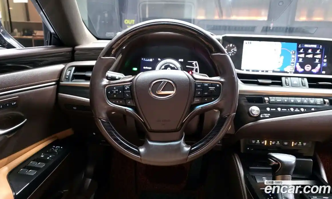 Lexus ES 2021 2.5 Автомат в Москве № 275611, фото 13