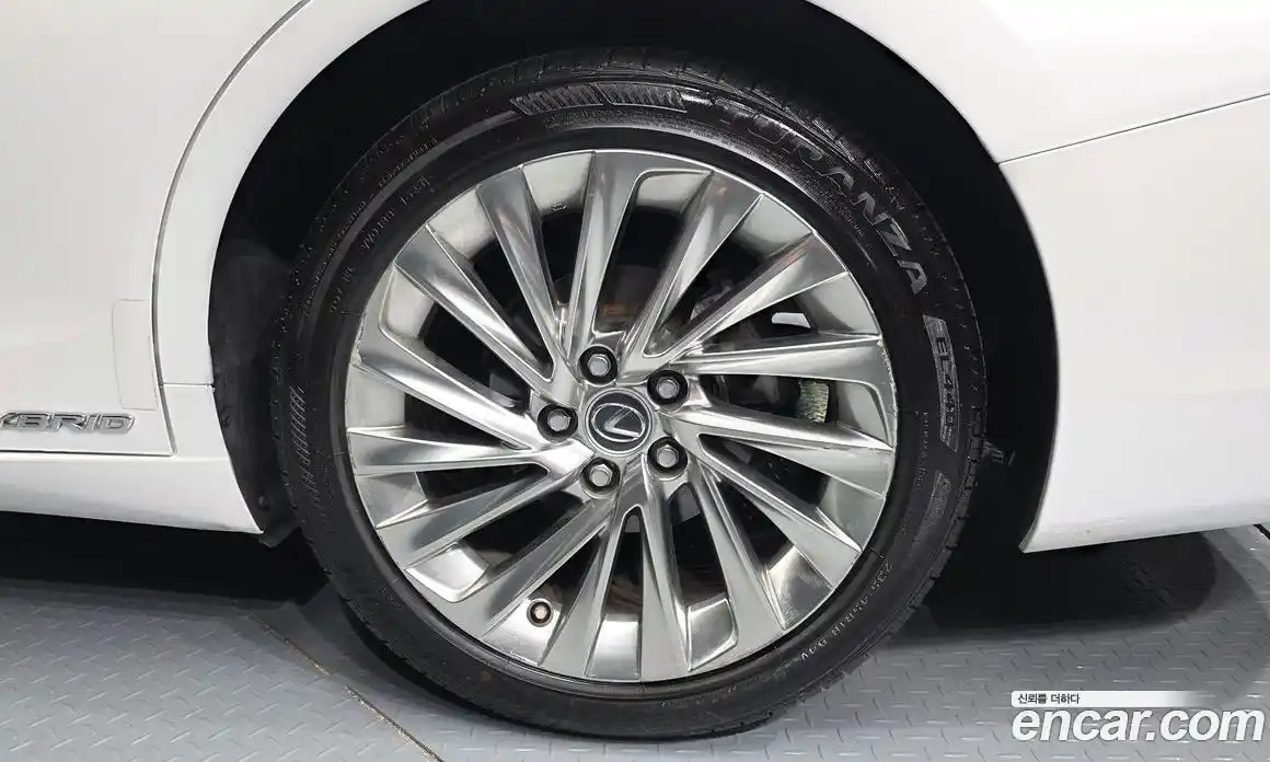 Lexus ES 2021 2.5 Автомат в Москве № 275611, фото 4