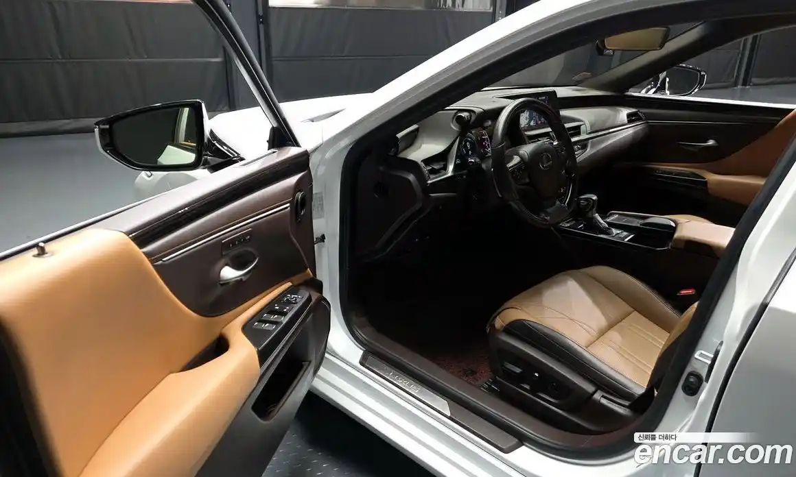 Lexus ES 2021 2.5 Автомат в Москве № 275611, фото 5