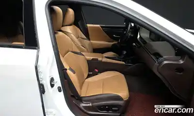 Lexus ES 2021 2.5 Автомат в Москве № 275611, миниатюра 10