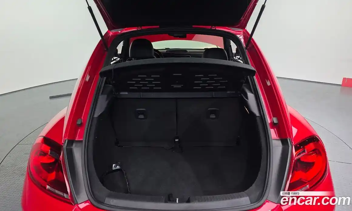 Volkswagen Beatle 2016 2.0 Автомат в Москве № 277572, фото 11