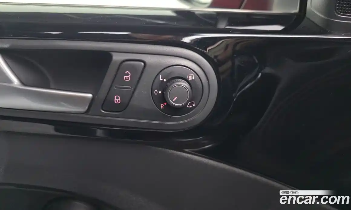 Volkswagen Beatle 2016 2.0 Автомат в Москве № 277572, фото 3