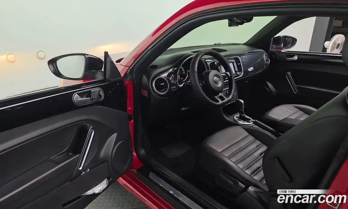 Volkswagen Beatle 2016 2.0 Автомат в Москве № 277572, фото 7