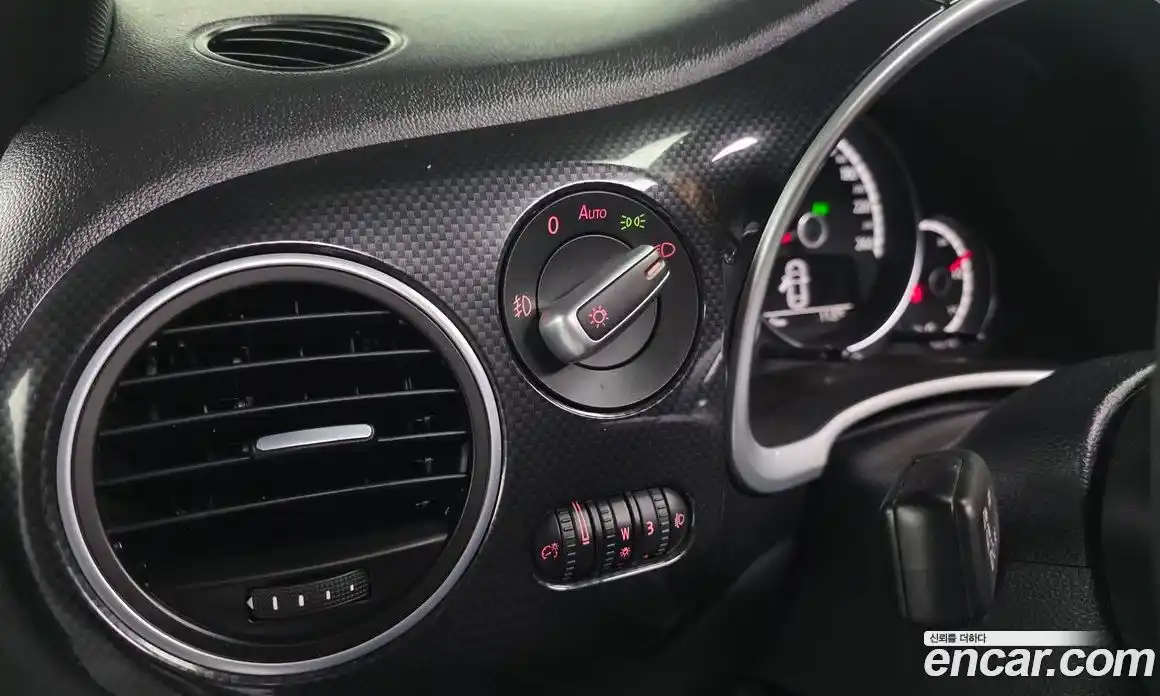 Volkswagen Beatle 2016 2.0 Автомат в Москве № 277572, фото 8