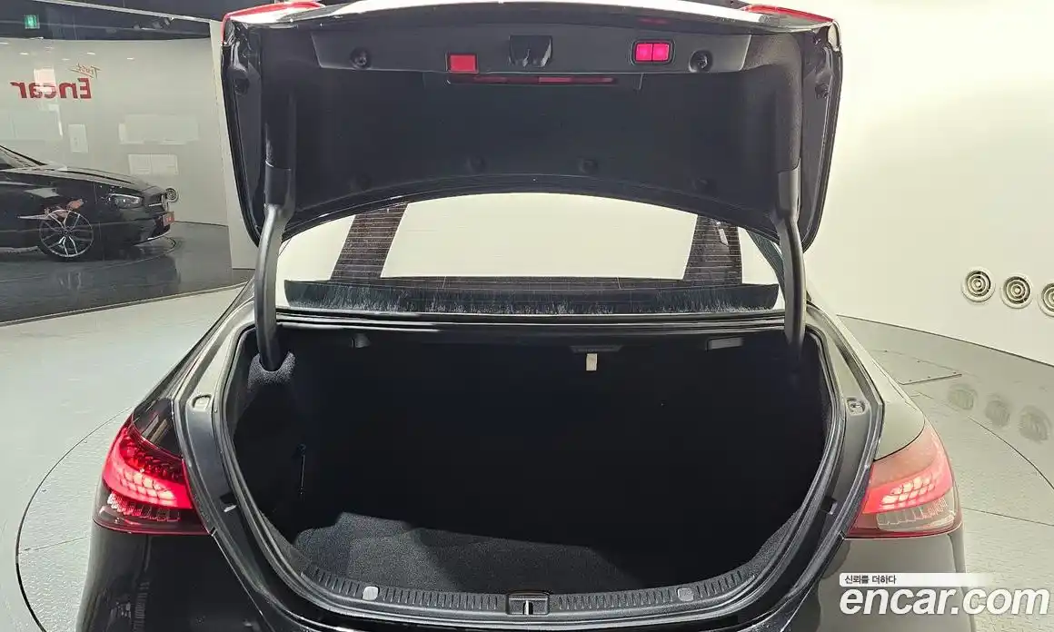 Mercedes-Benz E-Class 2022 1.9 Автомат в Москве № 288276, фото 13