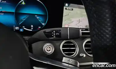 Mercedes-Benz E-Class 2022 1.9 Автомат в Москве № 288276, миниатюра 2