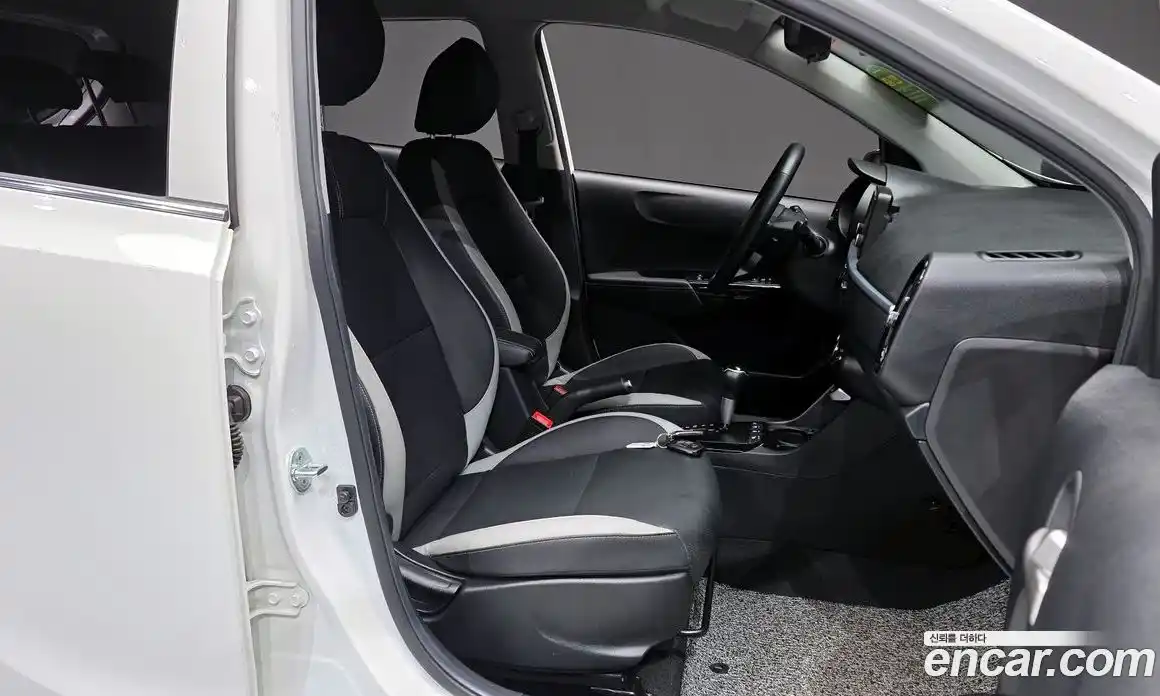 Kia Morning 2022 1.0 Автомат в Москве № 306765, фото 18