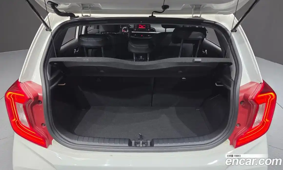 Kia Morning 2022 1.0 Автомат в Москве № 306765, фото 3