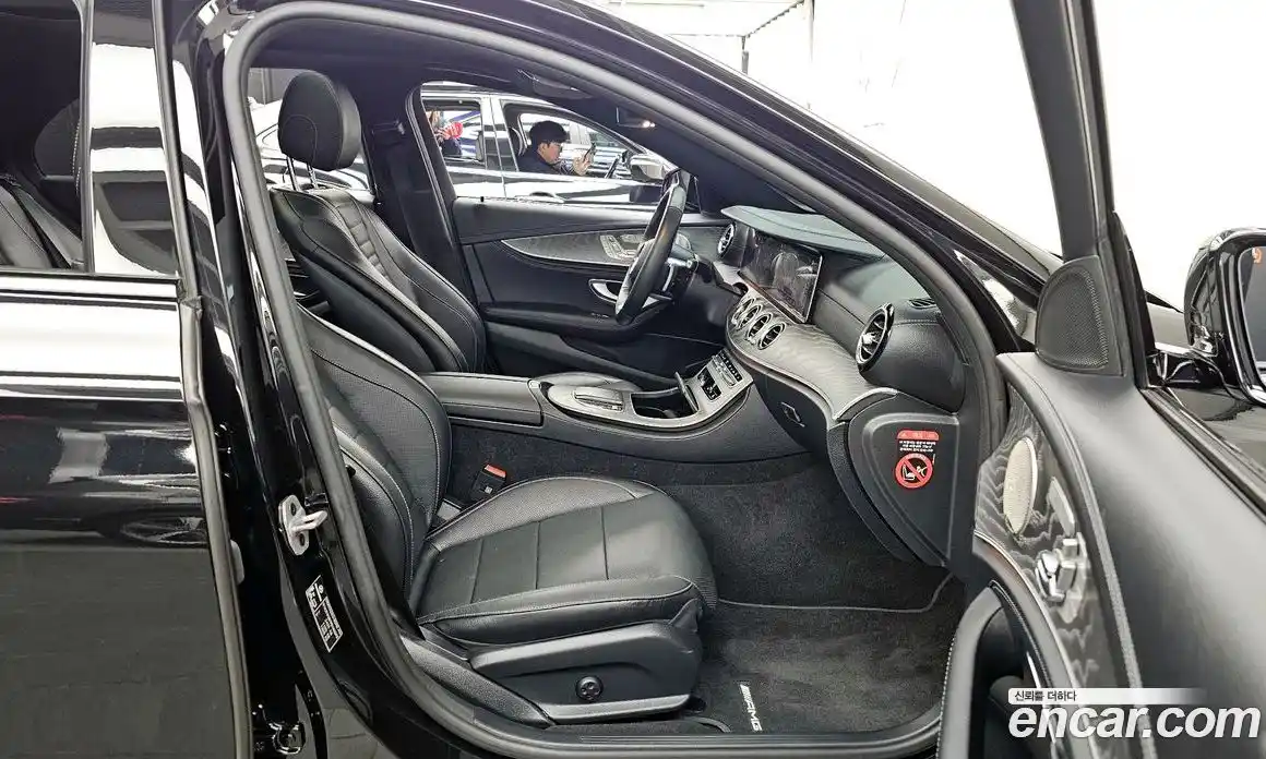 Mercedes-Benz E-Class 2023 2.0 Автомат в Москве № 311610, фото 17