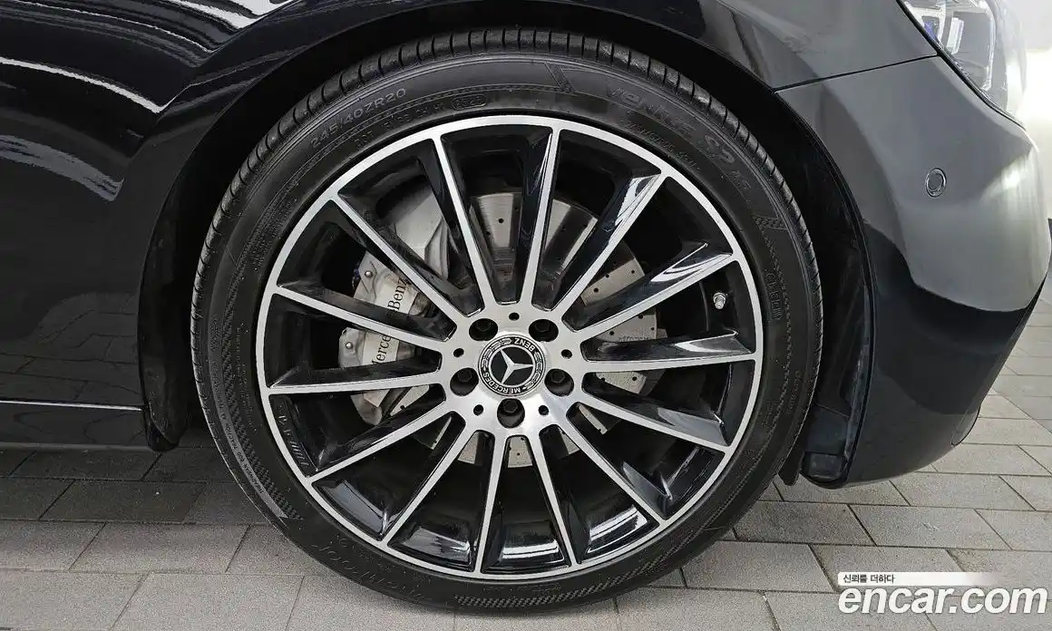 Mercedes-Benz E-Class 2023 2.0 Автомат в Москве № 311610, фото 19