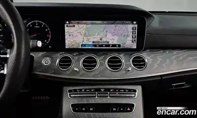 Mercedes-Benz E-Class 2023 2.0 Автомат в Москве № 311610, миниатюра 3