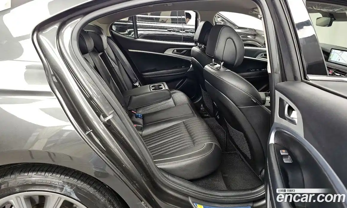 Genesis G70 2024 2.5 Автомат в Москве № 56382, фото 20