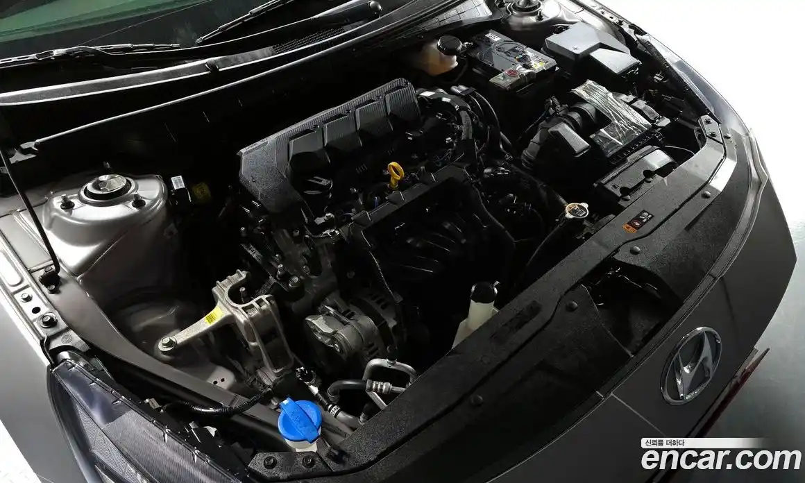 Hyundai Avante 2022 1.6 Автомат в Москве № 112613, фото 13