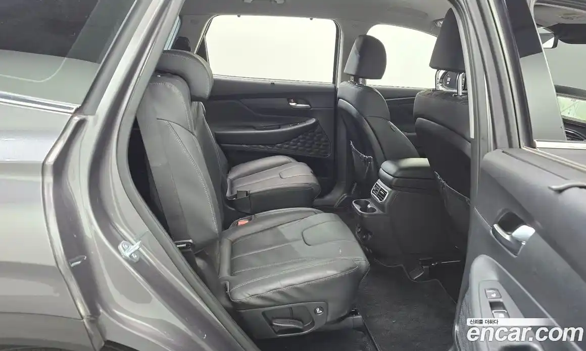 Hyundai Santa Fe 2023 1.6 Автомат в Москве № 115950, фото 13