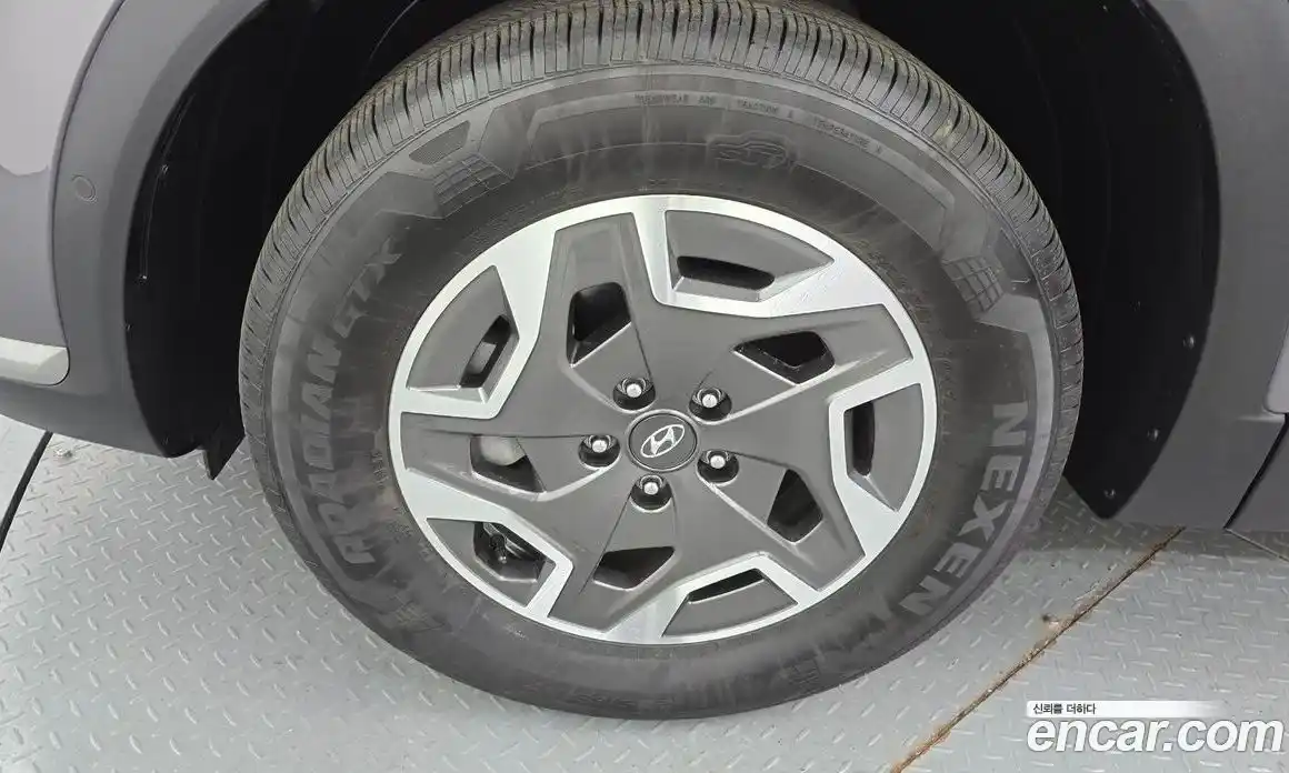 Hyundai Santa Fe 2023 1.6 Автомат в Москве № 115950, фото 8