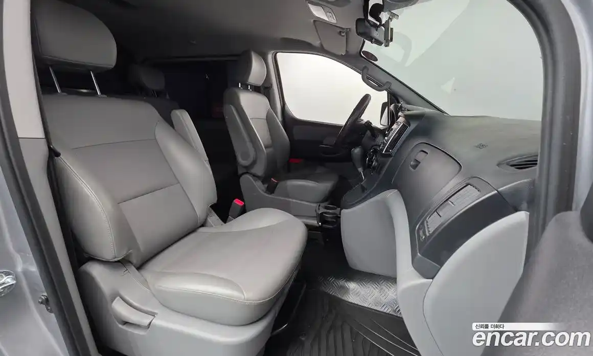 Hyundai Starex 2021 2.5 Автомат в Москве № 118506, фото 18