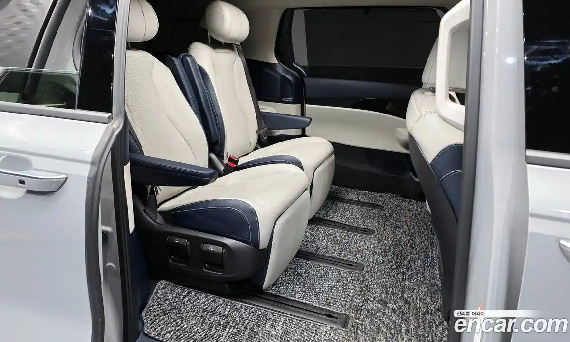 Kia Canival 2025 1.6 Автомат в Москве № 121949, фото 2