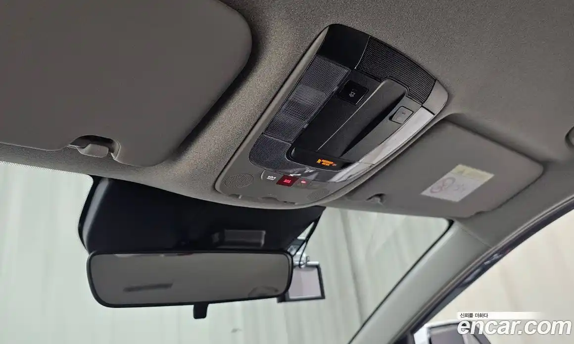 Kia Niro 2022 1.6 Автомат в Москве № 131548, фото 4