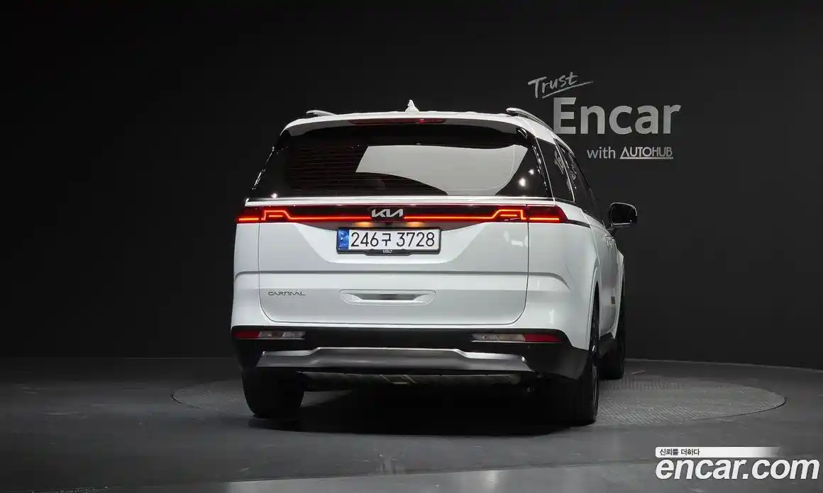 Kia Canival 2023 2.2 Автомат в Москве № 131798, фото 20