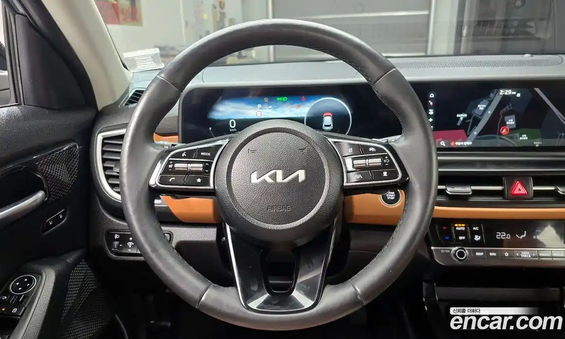 Kia Seltos 2023 1.6 Автомат в Москве № 133906, фото 9