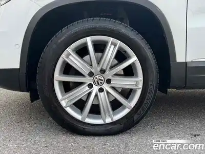 Volkswagen Tiguan 2015 2.0 Автомат в Москве № 146840, миниатюра 12