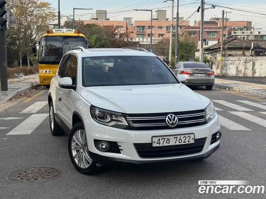 Volkswagen Tiguan 2015 2.0 Автомат в Москве № 146840, фото 17