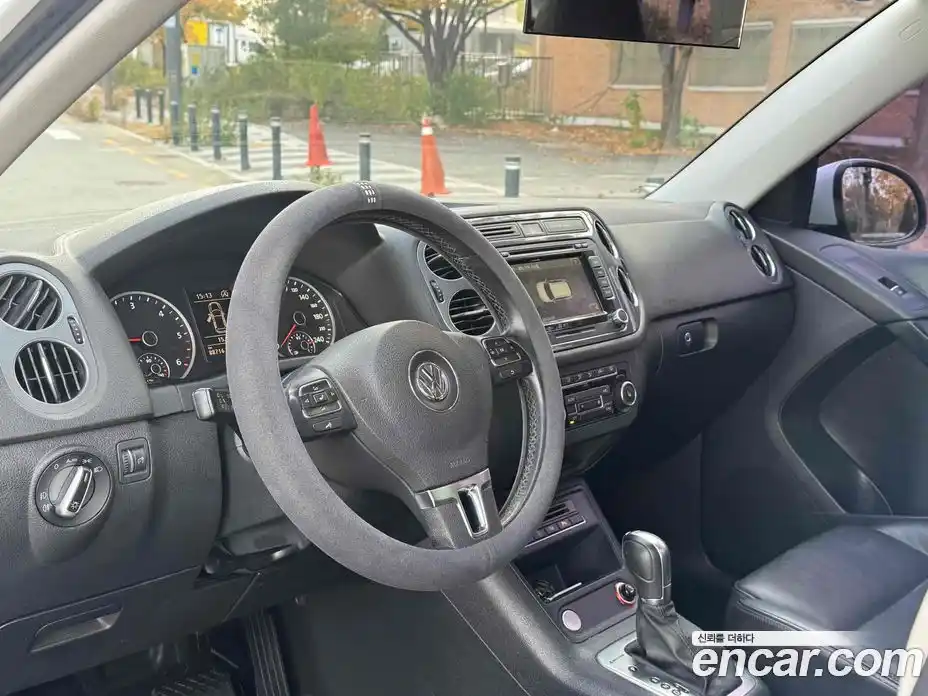 Volkswagen Tiguan 2015 2.0 Автомат в Москве № 146840, фото 5