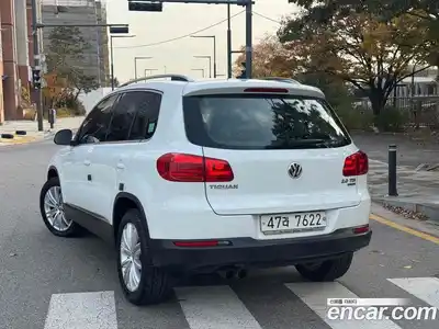 Volkswagen Tiguan 2015 2.0 Автомат в Москве № 146840, миниатюра 7
