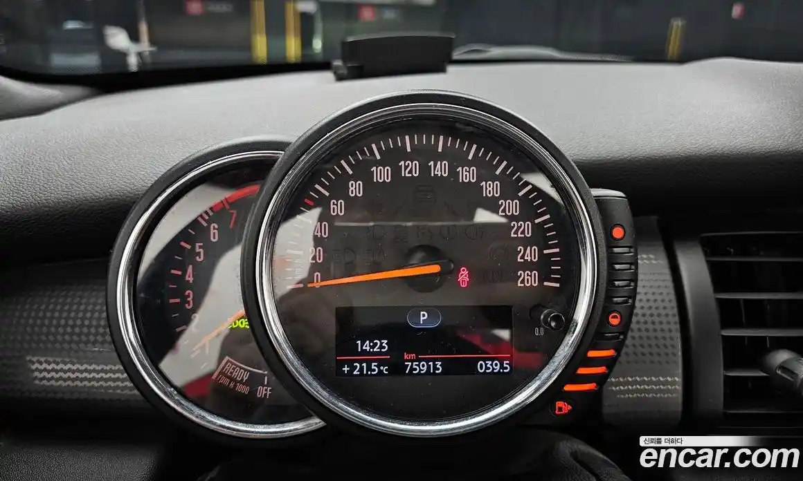 Mini Cooper Convertible 2016 1.5 Автомат в Москве № 155156, фото 18